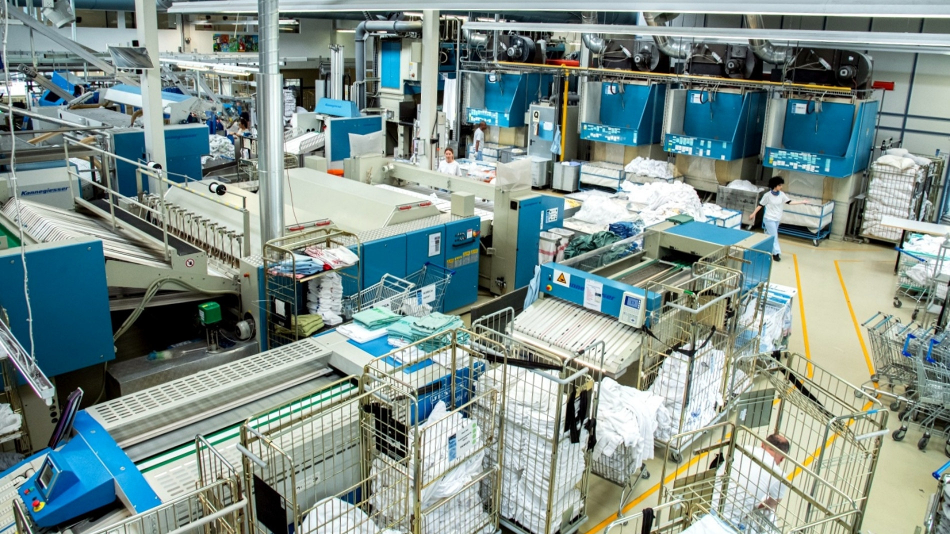 Wo alles begann: In der Zentralwäscherei Chur entdeckte Andrea Sanchez während einer Schnupperwoche ihre Leidenschaft für die Textilpflege (Quelle: Zentralwäscherei Chur)