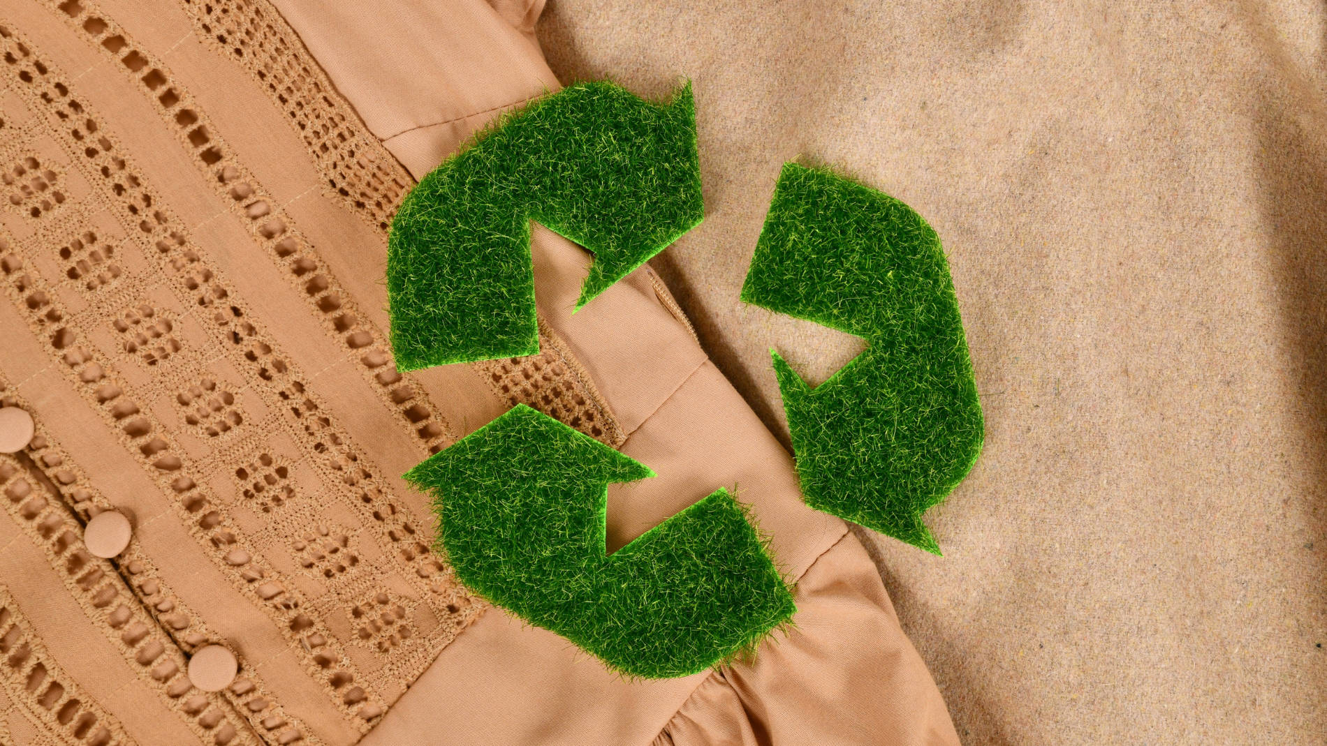 Symbol for recycling on a blouse