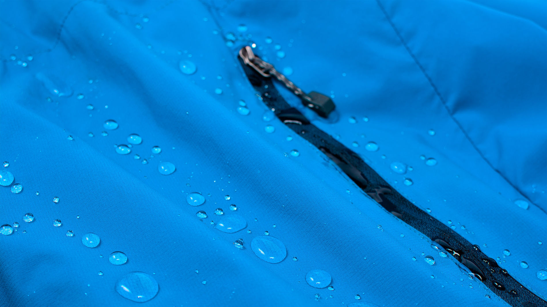 Water-repellent zipper on outdoor jacket