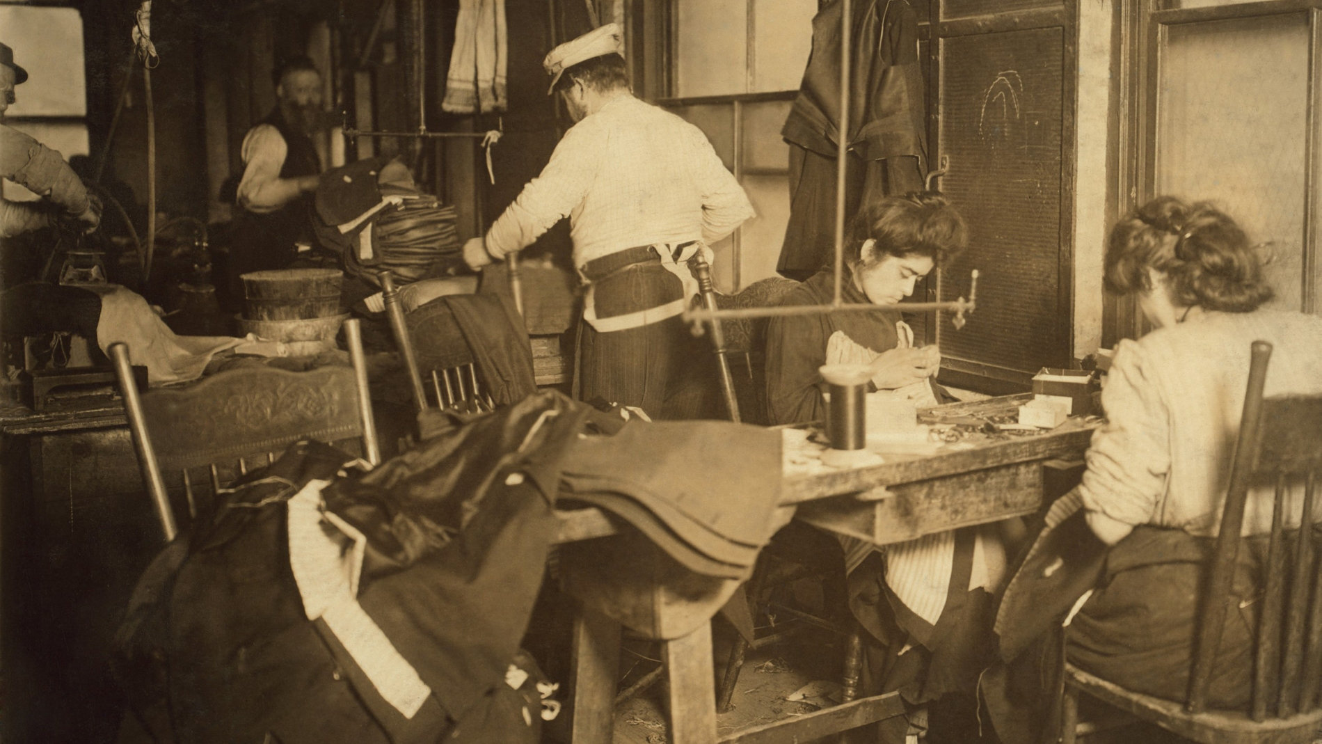 Sorting of textiles