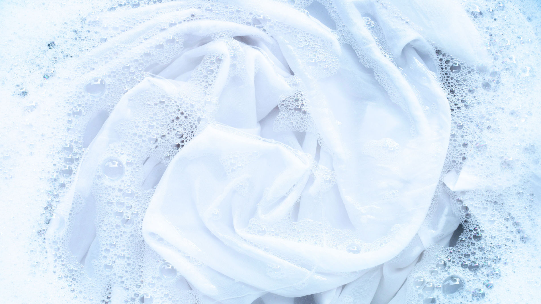 Wäsche im Spülwasser